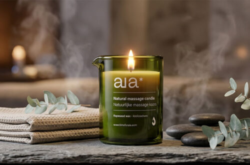 Aia Massagekerze Mystery Cedar bei FairAmou, dem Schweizer Sexshop, Erotikshop für nachhatlige Erotik- und Selbstliebe-Produkte